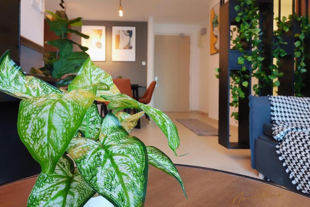 Nowhere 2Br & 2Bath Apartment With Balcony @ Reizz Residences Kuala Lumpur Kültér fotó