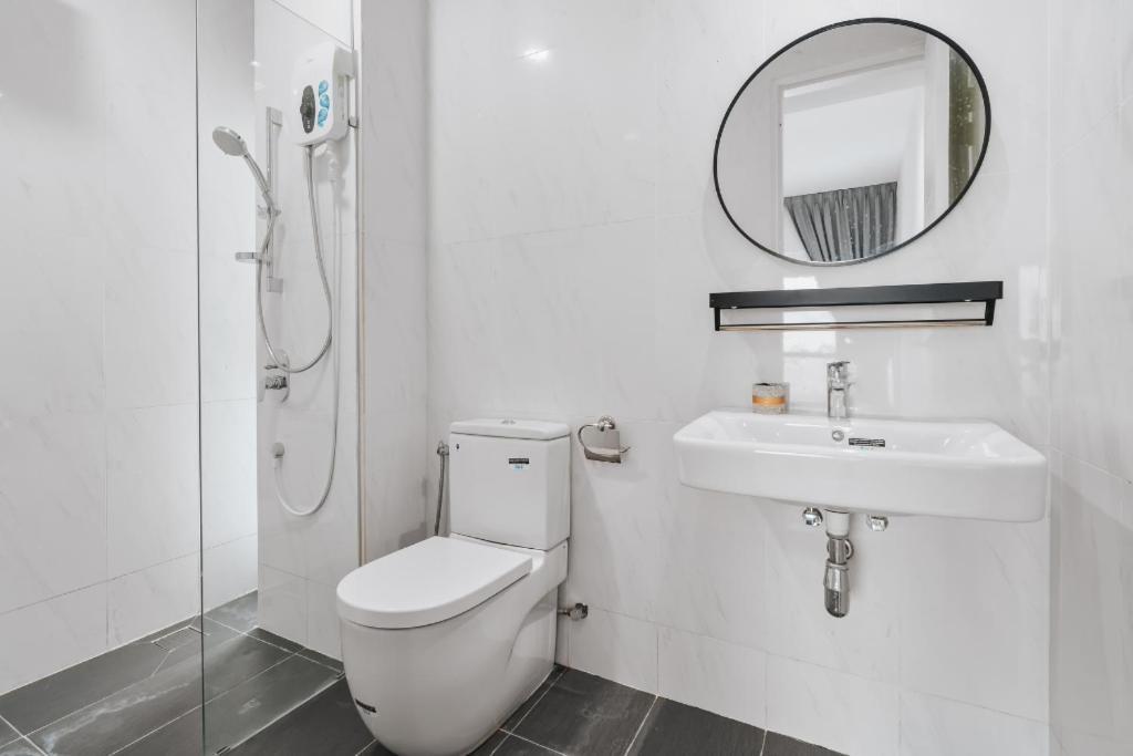 Nowhere 2Br & 2Bath Apartment With Balcony @ Reizz Residences Kuala Lumpur Kültér fotó